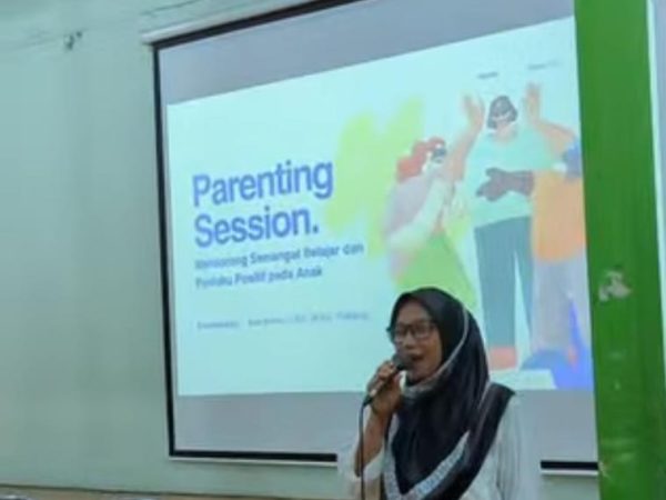 PARENTING DAN SOSIALISASI SMP NEGERI 15 YOGYAKARTA BAGI ORANG TUA/WALI SISWA KELAS VII, VIII, DAN IX